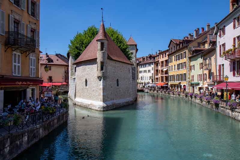 Admire-the-Palais-de-l’Îsle-in-Annecy-France