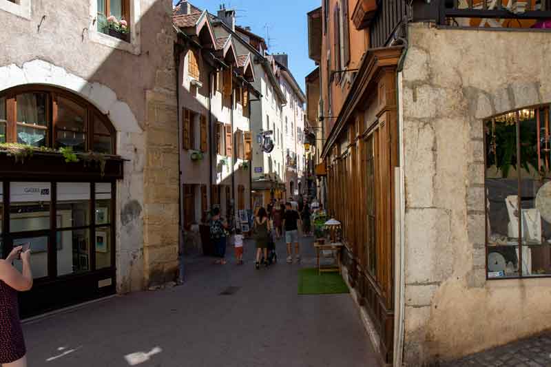 Explore-the-Historic-Town-of-Annecy-France