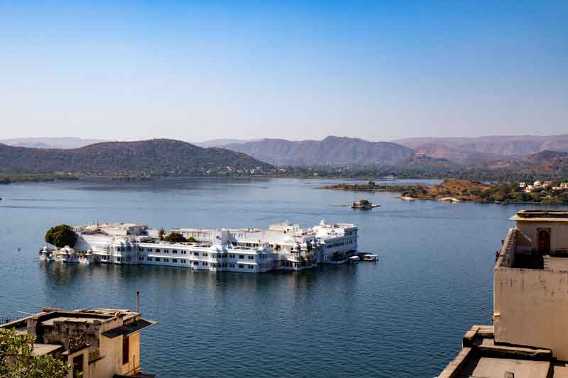 Visit Udaipur's Spectacular Lakes